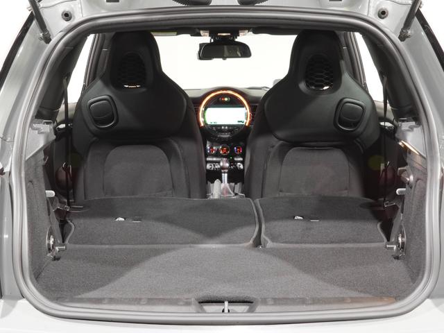 ＭＩＮＩ ジョンクーパーワークス　禁煙車　アクティブクルコン　バックカメラ　リア障害物センサー　コンフォートアクセス　衝突軽減ブレーキ　ヘッドアップディスプレイ　ストレージコンパートメントパッケージ　純正ナビ　ＥＴＣ２．０　整備付（31枚目）