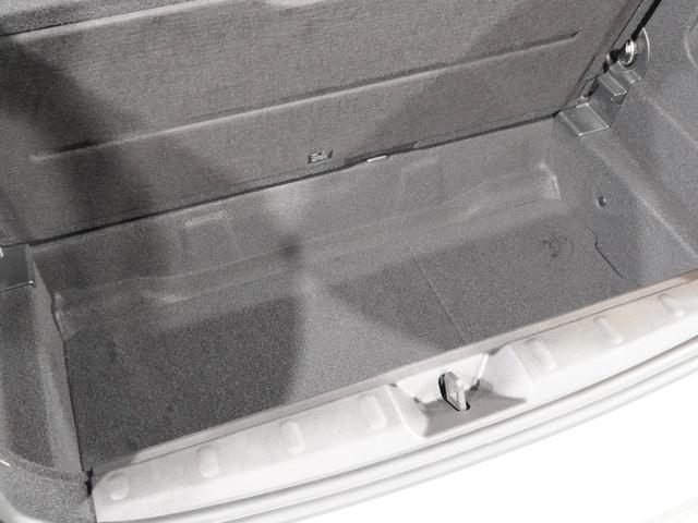 ＭＩＮＩ ジョンクーパーワークス　禁煙車　アクティブクルコン　バックカメラ　リア障害物センサー　コンフォートアクセス　衝突軽減ブレーキ　ヘッドアップディスプレイ　ストレージコンパートメントパッケージ　純正ナビ　ＥＴＣ２．０　整備付（32枚目）