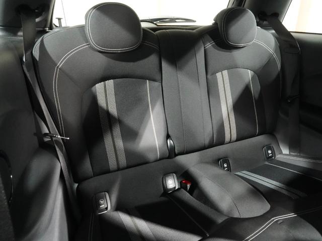 ＭＩＮＩ ジョンクーパーワークス　禁煙車　アクティブクルコン　バックカメラ　リア障害物センサー　コンフォートアクセス　衝突軽減ブレーキ　ヘッドアップディスプレイ　ストレージコンパートメントパッケージ　純正ナビ　ＥＴＣ２．０　整備付（34枚目）