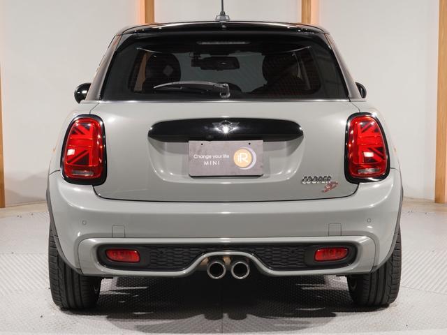 ＭＩＮＩ クーパーＳＤ　限定車　専用装備　レザーシート／ヒーター　アクティブクルコン　ドライビングモード　バックカメラ　前後障害物センサー　コンフォートアクセス　スポーツ　純正ナビ　ＥＴＣ２．０　整備付（9枚目）