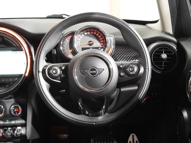 ＭＩＮＩ クーパーＳ　禁煙車　バックカメラ　前後障害物センサー　パーキングアシスト　ストレージコンパートメント　ドライビングモード　コンフォートアクセス　ＣＡＢＡＮＡ　アクティブクルコン　純正ナビ　ＥＴＣ２．０　整備付（17枚目）