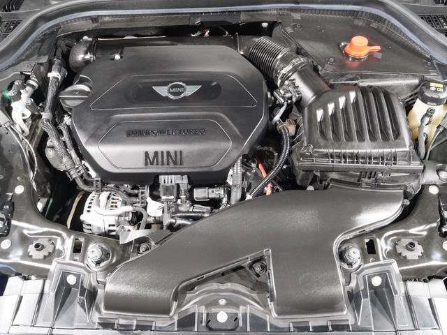 ＭＩＮＩ クーパーＤ　６０イヤーズエディション　限定車　禁煙車　専用装備　レザーシート　シートヒーター　クルコン　パーキングアシスト　コンフォートアクセス　バックカメラ　前後障害物センサー　ＬＥＤヘッドライト／フォグランプ　ＥＴＣ　整備付（7枚目）