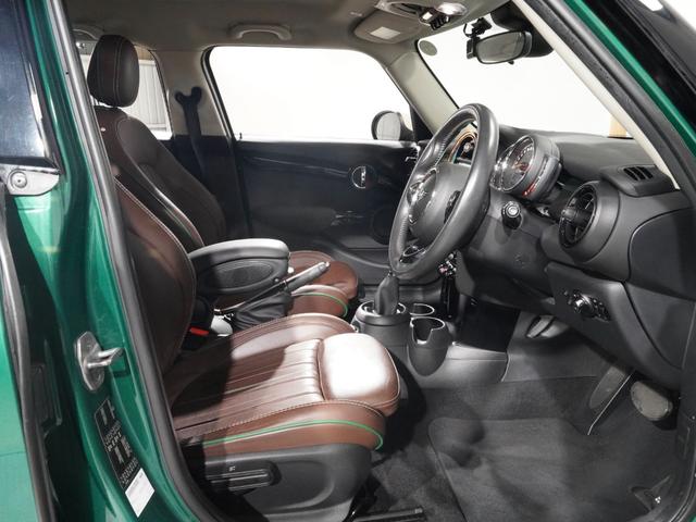 ＭＩＮＩ クーパーＤ　６０イヤーズエディション　限定車　禁煙車　専用装備　レザーシート　シートヒーター　クルコン　パーキングアシスト　コンフォートアクセス　バックカメラ　前後障害物センサー　ＬＥＤヘッドライト／フォグランプ　ＥＴＣ　整備付（13枚目）