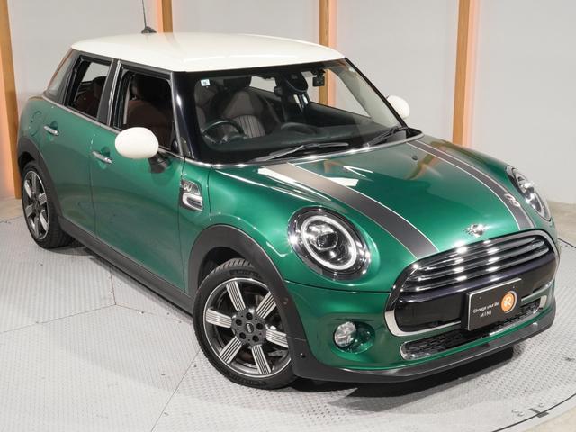 ＭＩＮＩ クーパーＤ　６０イヤーズエディション　限定車　禁煙車　専用装備　レザーシート　シートヒーター　クルコン　パーキングアシスト　コンフォートアクセス　バックカメラ　前後障害物センサー　ＬＥＤヘッドライト／フォグランプ　ＥＴＣ　整備付（19枚目）