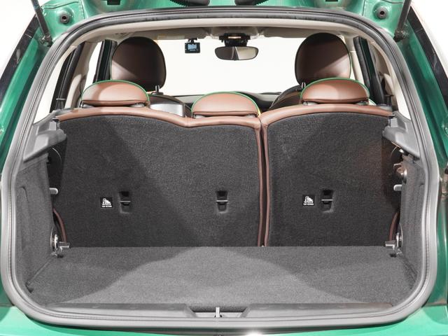 ＭＩＮＩ クーパーＤ　６０イヤーズエディション　限定車　禁煙車　専用装備　レザーシート　シートヒーター　クルコン　パーキングアシスト　コンフォートアクセス　バックカメラ　前後障害物センサー　ＬＥＤヘッドライト／フォグランプ　ＥＴＣ　整備付（29枚目）