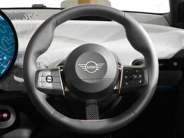 ＭＩＮＩ クーパーＳＥ　フェイバリット・トリム　禁煙車　ベスキンシート　シート＆ハンドルヒーター　バックカメラ　前後障害物センサー　レーンキーピングアシスト　後車衝突警告　ＡｐｐｌｅＣａｒＰｌａｙ　ヘッドアップディスプレイ　純正ナビ　ＥＴＣ２．０（18枚目）