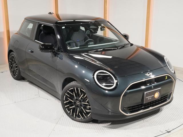 ＭＩＮＩ クーパーＳＥ　フェイバリット・トリム　禁煙車　ベスキンシート　シート＆ハンドルヒーター　バックカメラ　前後障害物センサー　レーンキーピングアシスト　後車衝突警告　ＡｐｐｌｅＣａｒＰｌａｙ　ヘッドアップディスプレイ　純正ナビ　ＥＴＣ２．０（20枚目）