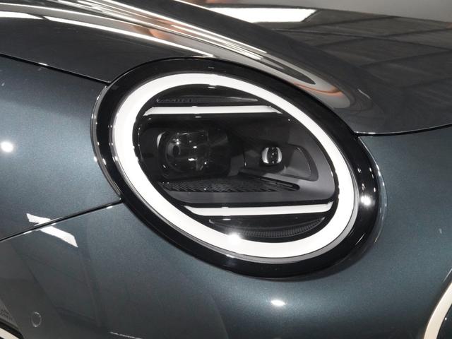 ＭＩＮＩ クーパーＳＥ　フェイバリット・トリム　禁煙車　ベスキンシート　シート＆ハンドルヒーター　バックカメラ　前後障害物センサー　レーンキーピングアシスト　後車衝突警告　ＡｐｐｌｅＣａｒＰｌａｙ　ヘッドアップディスプレイ　純正ナビ　ＥＴＣ２．０（22枚目）