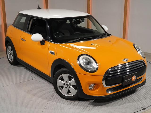 ＭＩＮＩ クーパー　禁煙車　コンフォートアクセス　バックカメラ　リア障害物センサー　ＬＥＤヘッドライト／フォグランプ　ホワイトターンシグナルライト　ストレージコンパートメントパッケージ　純正ナビ　ＥＴＣ　整備付（19枚目）