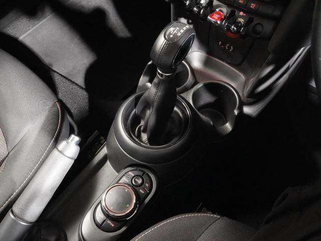 ＭＩＮＩ クーパー　禁煙車　コンフォートアクセス　バックカメラ　リア障害物センサー　ＬＥＤヘッドライト／フォグランプ　ホワイトターンシグナルライト　ストレージコンパートメントパッケージ　純正ナビ　ＥＴＣ　整備付（36枚目）