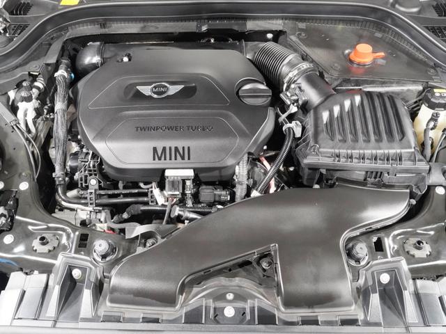 ＭＩＮＩ クーパーＳＤ　禁煙車　ヘッドアップディスプレイ　ＡｐｐｌｅＣａｒＰｌａｙ　ワイヤレスチャージ　純正ナビ　パーキングアシスト　リアカメラ　前後障害物センサー　アクティブクルコン　ドライビングモード　ＥＴＣ２．０整備付（7枚目）
