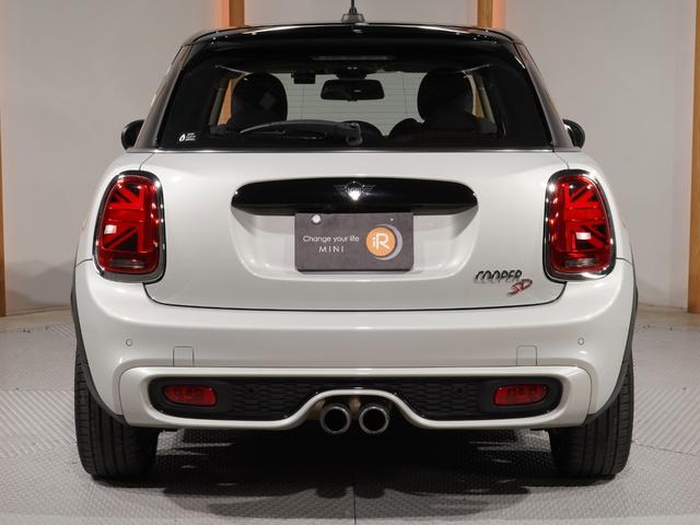 ＭＩＮＩ クーパーＳＤ　禁煙車　ヘッドアップディスプレイ　ＡｐｐｌｅＣａｒＰｌａｙ　ワイヤレスチャージ　純正ナビ　パーキングアシスト　リアカメラ　前後障害物センサー　アクティブクルコン　ドライビングモード　ＥＴＣ２．０整備付（9枚目）
