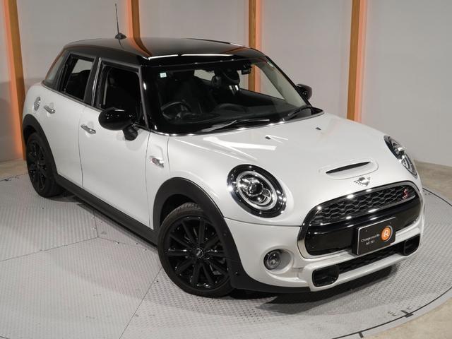 ＭＩＮＩ クーパーＳＤ　禁煙車　ヘッドアップディスプレイ　ＡｐｐｌｅＣａｒＰｌａｙ　ワイヤレスチャージ　純正ナビ　パーキングアシスト　リアカメラ　前後障害物センサー　アクティブクルコン　ドライビングモード　ＥＴＣ２．０整備付（19枚目）