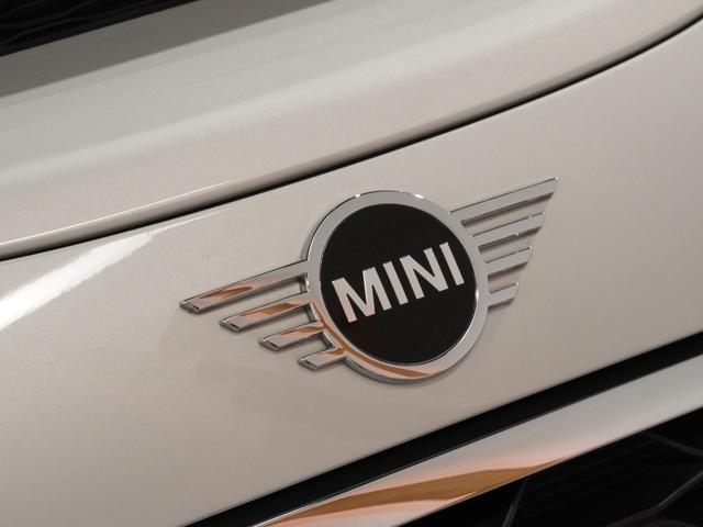 ＭＩＮＩ クーパーＳＤ　禁煙車　ヘッドアップディスプレイ　ＡｐｐｌｅＣａｒＰｌａｙ　ワイヤレスチャージ　純正ナビ　パーキングアシスト　リアカメラ　前後障害物センサー　アクティブクルコン　ドライビングモード　ＥＴＣ２．０整備付（22枚目）