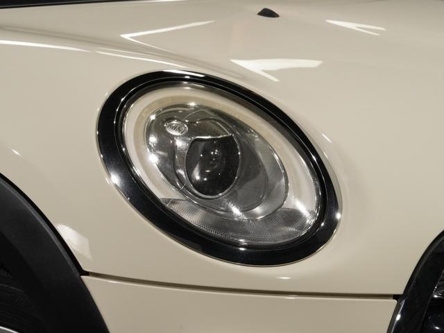 ＭＩＮＩ クーパーＤ　アクティブクルコン　リアカメラ　リア障害物センサー　コンフォートアクセス　衝突軽減ブレーキ　ストレージコンパートメントパッケージ　ＬＥＤヘッドライト／フォグランプ　ＣＡＢＡＮＡ　純正ナビ　ＥＴＣ整備付（21枚目）