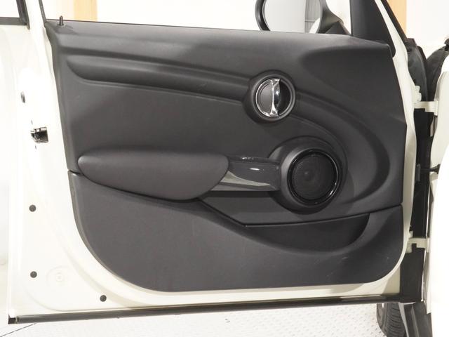ＭＩＮＩ ヴィクトリア　特別仕様車　専用装備　禁煙車　純正ナビ　バックカメラ　アームレスト　マルチファンクション　ＬＥＤヘッドライト／フォグランプ　ＥＴＣ　整備付（14枚目）