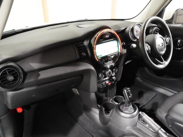 ＭＩＮＩ ヴィクトリア　特別仕様車　専用装備　禁煙車　純正ナビ　バックカメラ　アームレスト　マルチファンクション　ＬＥＤヘッドライト／フォグランプ　ＥＴＣ　整備付（15枚目）
