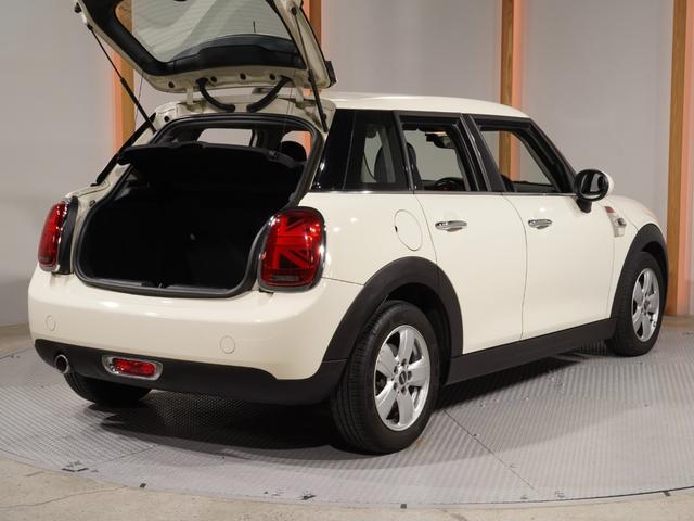 ＭＩＮＩ ヴィクトリア　特別仕様車　専用装備　禁煙車　純正ナビ　バックカメラ　アームレスト　マルチファンクション　ＬＥＤヘッドライト／フォグランプ　ＥＴＣ　整備付（26枚目）