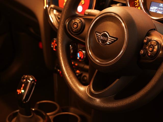 ＭＩＮＩ ヴィクトリア　特別仕様車　専用装備　禁煙車　純正ナビ　バックカメラ　アームレスト　マルチファンクション　ＬＥＤヘッドライト／フォグランプ　ＥＴＣ　整備付（39枚目）