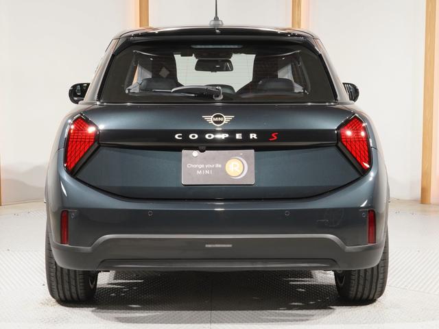 ＭＩＮＩ クーパーＳ　フェイバリット・トリム　禁煙車　ワンオーナー　ベスキンシート　シート＆ハンドルヒーター　ＡｐｐｌｅＣａｒＰｌａｙ　純正ナビ　ワイヤレスチャージ　前後カメラ　レーンアシスト　アクティブクルコン　ＥＴＣ２．０　整備付（10枚目）