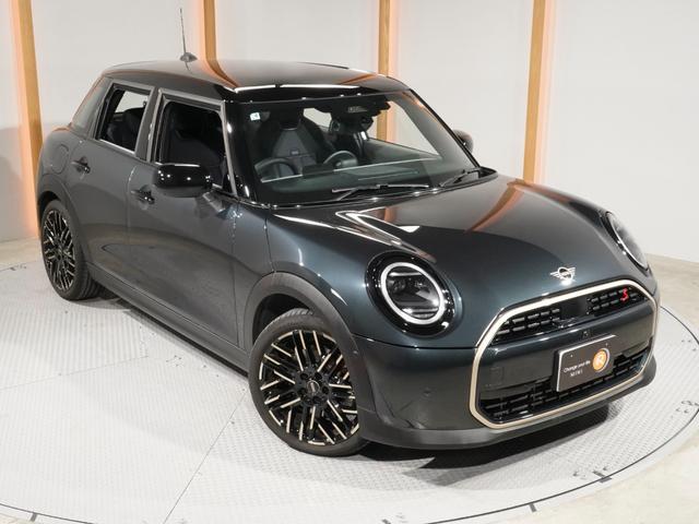 ＭＩＮＩ クーパーＳ　フェイバリット・トリム　禁煙車　ワンオーナー　ベスキンシート　シート＆ハンドルヒーター　ＡｐｐｌｅＣａｒＰｌａｙ　純正ナビ　ワイヤレスチャージ　前後カメラ　レーンアシスト　アクティブクルコン　ＥＴＣ２．０　整備付（20枚目）