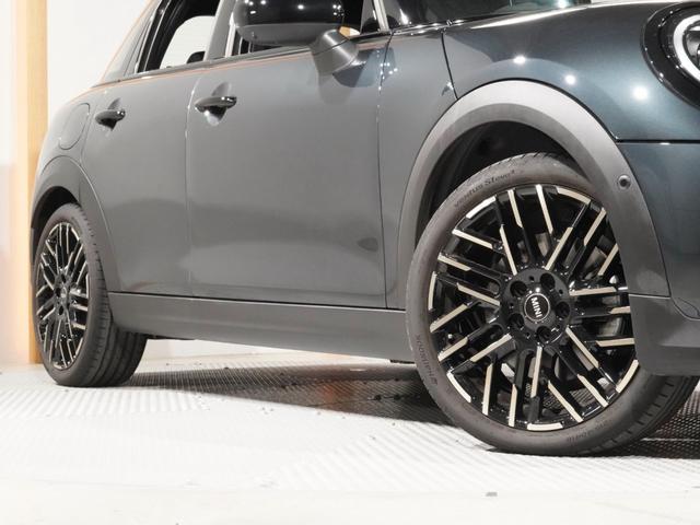 ＭＩＮＩ クーパーＳ　フェイバリット・トリム　禁煙車　ワンオーナー　ベスキンシート　シート＆ハンドルヒーター　ＡｐｐｌｅＣａｒＰｌａｙ　純正ナビ　ワイヤレスチャージ　前後カメラ　レーンアシスト　アクティブクルコン　ＥＴＣ２．０　整備付（21枚目）
