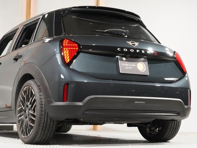 ＭＩＮＩ クーパーＳ　フェイバリット・トリム　禁煙車　ワンオーナー　ベスキンシート　シート＆ハンドルヒーター　ＡｐｐｌｅＣａｒＰｌａｙ　純正ナビ　ワイヤレスチャージ　前後カメラ　レーンアシスト　アクティブクルコン　ＥＴＣ２．０　整備付（28枚目）