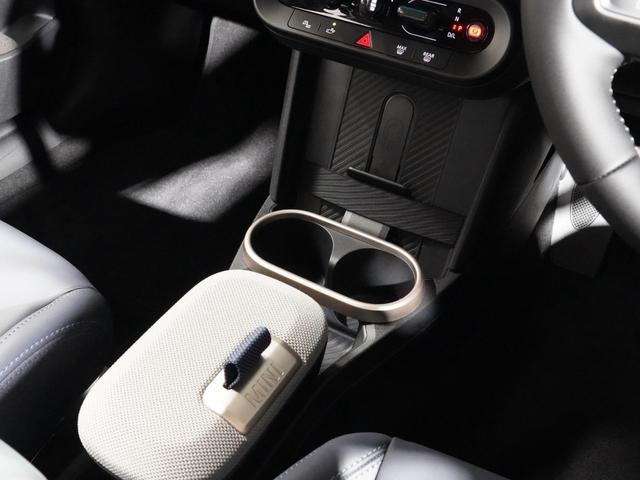 ＭＩＮＩ クーパーＳ　フェイバリット・トリム　禁煙車　ワンオーナー　ベスキンシート　シート＆ハンドルヒーター　ＡｐｐｌｅＣａｒＰｌａｙ　純正ナビ　ワイヤレスチャージ　前後カメラ　レーンアシスト　アクティブクルコン　ＥＴＣ２．０　整備付（42枚目）