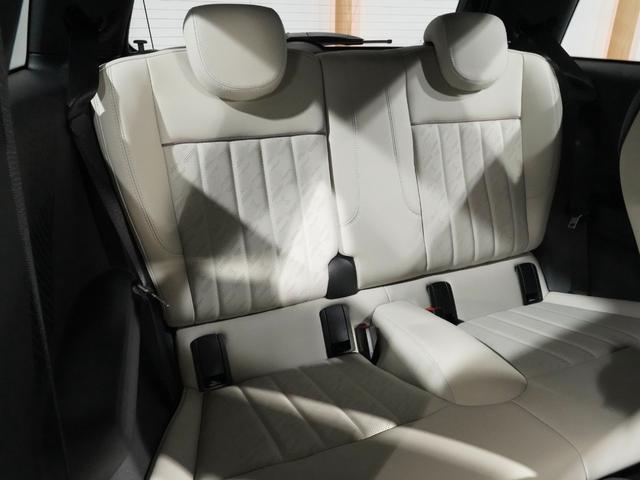 ＭＩＮＩ クーパーＣ　フェイバリット・トリム　禁煙車　ワンオーナー　ベスキン／ベージュ　シート＆ハンドルヒーター　ワイヤレスチャージ　ヘッドアップディスプレイ　リアカメラ　前後障害物センサー　レーンキーピングアシスト　純正ナビ　ＥＴＣ２．０整備付（36枚目）
