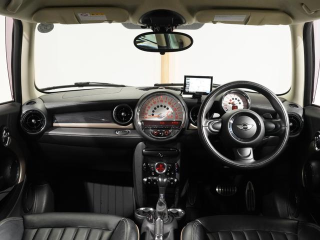 MINI クーパーS ボンドストリート 限定車 専用装備 レザーシート シートヒーター 専用ルーフ/クールシャンパン バイキセノンヘッドライト オートエアコンディショナー レザーステアリング ETC 整備付(4枚目)