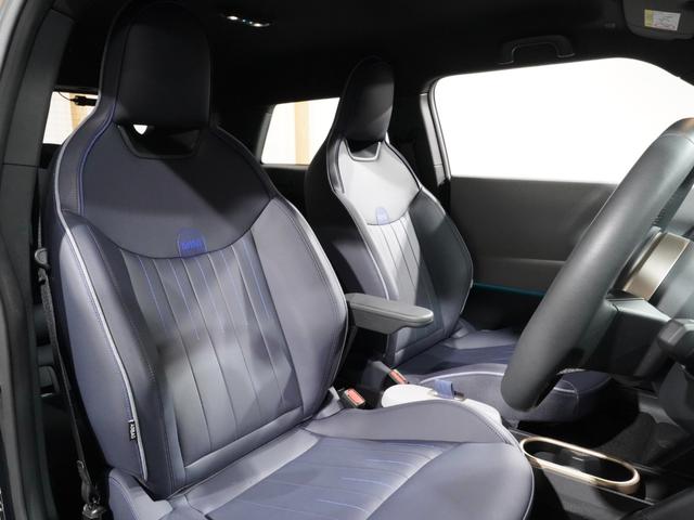 MINI クーパーSE フェイバリット・トリム 禁煙車 ベスキンシート シート&ハンドルヒーター バックカメラ 前後障害物センサー レーンキーピングアシスト 後車衝突警告 AppleCarPlay ヘッドアップディスプレイ  ETC2.0 整備付(5枚目)