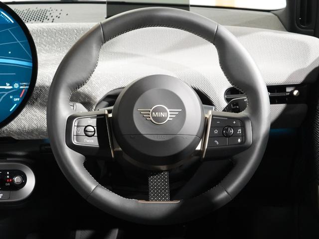 MINI クーパーSE フェイバリット・トリム 禁煙車 ベスキンシート シート&ハンドルヒーター バックカメラ 前後障害物センサー レーンキーピングアシスト 後車衝突警告 AppleCarPlay ヘッドアップディスプレイ  ETC2.0 整備付(18枚目)