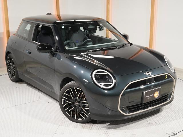 MINI クーパーSE フェイバリット・トリム 禁煙車 ベスキンシート シート&ハンドルヒーター バックカメラ 前後障害物センサー レーンキーピングアシスト 後車衝突警告 AppleCarPlay ヘッドアップディスプレイ  ETC2.0 整備付(20枚目)