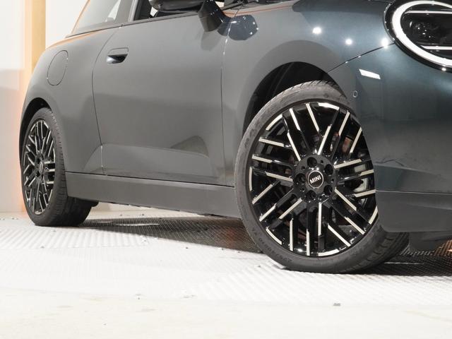 MINI クーパーSE フェイバリット・トリム 禁煙車 ベスキンシート シート&ハンドルヒーター バックカメラ 前後障害物センサー レーンキーピングアシスト 後車衝突警告 AppleCarPlay ヘッドアップディスプレイ  ETC2.0 整備付(21枚目)