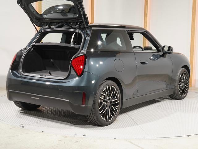 MINI クーパーSE フェイバリット・トリム 禁煙車 ベスキンシート シート&ハンドルヒーター バックカメラ 前後障害物センサー レーンキーピングアシスト 後車衝突警告 AppleCarPlay ヘッドアップディスプレイ  ETC2.0 整備付(31枚目)