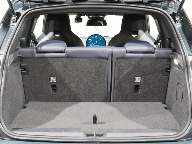 MINI クーパーSE フェイバリット・トリム 禁煙車 ベスキンシート シート&ハンドルヒーター バックカメラ 前後障害物センサー レーンキーピングアシスト 後車衝突警告 AppleCarPlay ヘッドアップディスプレイ  ETC2.0 整備付(32枚目)