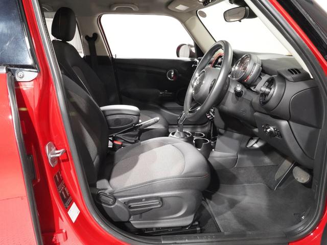 MINI クーパー 禁煙車 ワンオーナー コンフォートアクセス パーキングアシスト バックカメラ 前後障害物センサー LEDヘッドライト/フォグランプ ストレージコンパートメントパッケージ 純正ナビ ETC 整備付(13枚目)