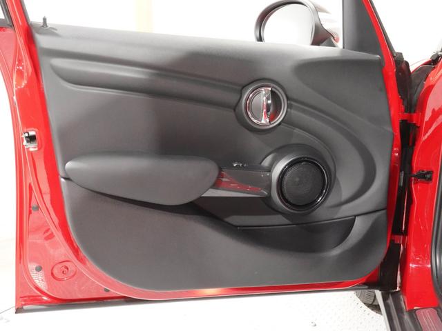 MINI クーパー 禁煙車 ワンオーナー コンフォートアクセス パーキングアシスト バックカメラ 前後障害物センサー LEDヘッドライト/フォグランプ ストレージコンパートメントパッケージ 純正ナビ ETC 整備付(14枚目)