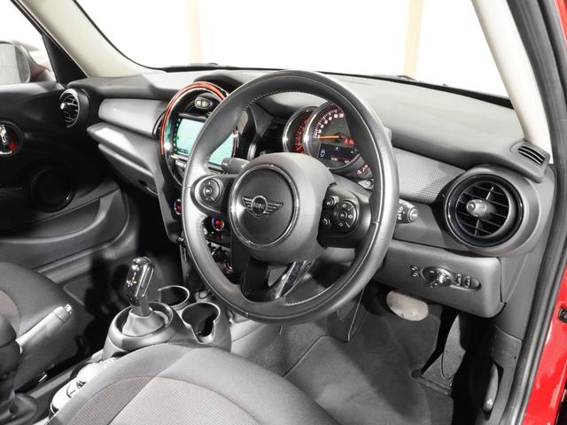 MINI クーパー 禁煙車 ワンオーナー コンフォートアクセス パーキングアシスト バックカメラ 前後障害物センサー LEDヘッドライト/フォグランプ ストレージコンパートメントパッケージ 純正ナビ ETC 整備付(16枚目)