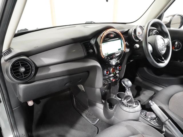 MINI クーパー 禁煙車 ワンオーナー 純正ナビ バックカメラ リア障害物センサー ストレージコンパートメントパッケージ LEDヘッドライト/LEDフロントフォグランプ ETC 整備付(15枚目)