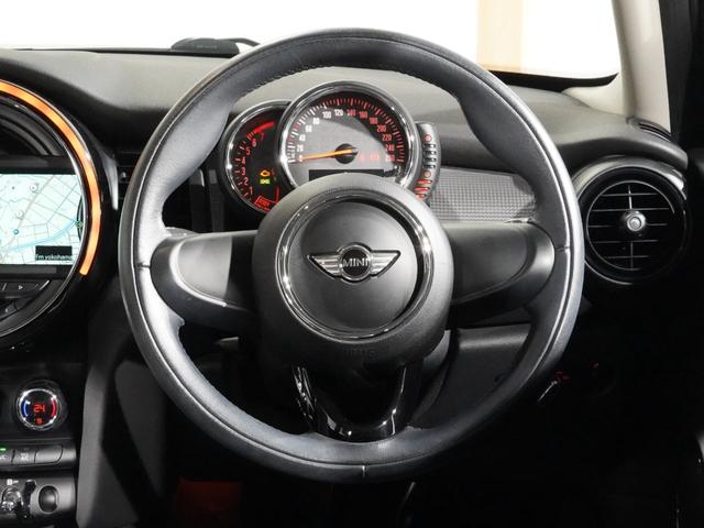 MINI クーパー 禁煙車 ワンオーナー 純正ナビ バックカメラ リア障害物センサー ストレージコンパートメントパッケージ LEDヘッドライト/LEDフロントフォグランプ ETC 整備付(17枚目)