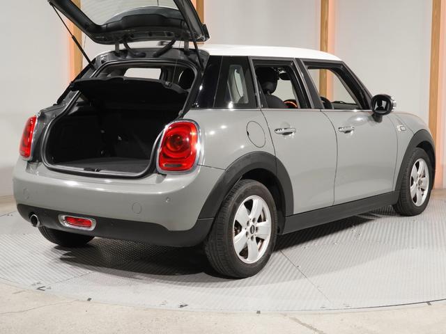 MINI クーパー 禁煙車 ワンオーナー 純正ナビ バックカメラ リア障害物センサー ストレージコンパートメントパッケージ LEDヘッドライト/LEDフロントフォグランプ ETC 整備付(27枚目)