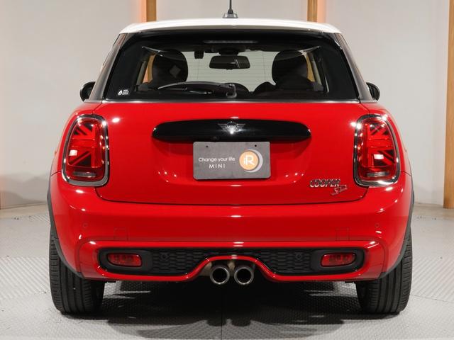 MINI クーパーSD シートヒーター アラームシステム パーキングアシスト バックカメラ 前後障害物センサー ドライビングモード アクティブクルコン インテリアサーフェス/Yoursスタイル 純正ナビ ETC2.0 整備付(9枚目)