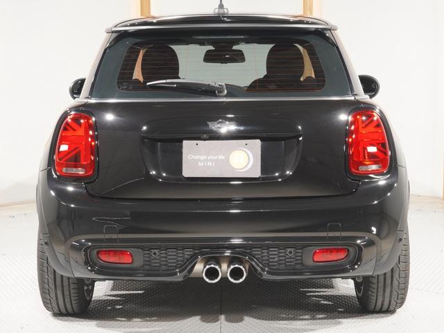 MINI クーパーS パーキングアシスト バックカメラ 前後障害物センサー JCWステアリング/ホイール ドライビングモード ストレージコンパートメントパッケージ アクティブクルコン 純正ナビ ETC2.0 整備付(9枚目)