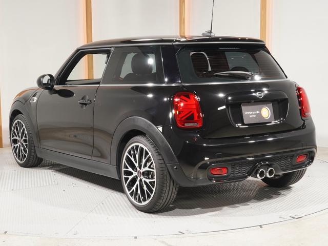 MINI クーパーS パーキングアシスト バックカメラ 前後障害物センサー JCWステアリング/ホイール ドライビングモード ストレージコンパートメントパッケージ アクティブクルコン 純正ナビ ETC2.0 整備付(10枚目)