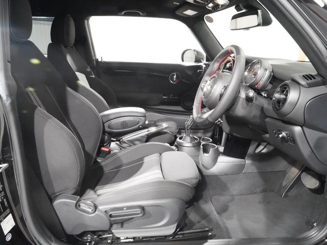 MINI クーパーS パーキングアシスト バックカメラ 前後障害物センサー JCWステアリング/ホイール ドライビングモード ストレージコンパートメントパッケージ アクティブクルコン 純正ナビ ETC2.0 整備付(13枚目)