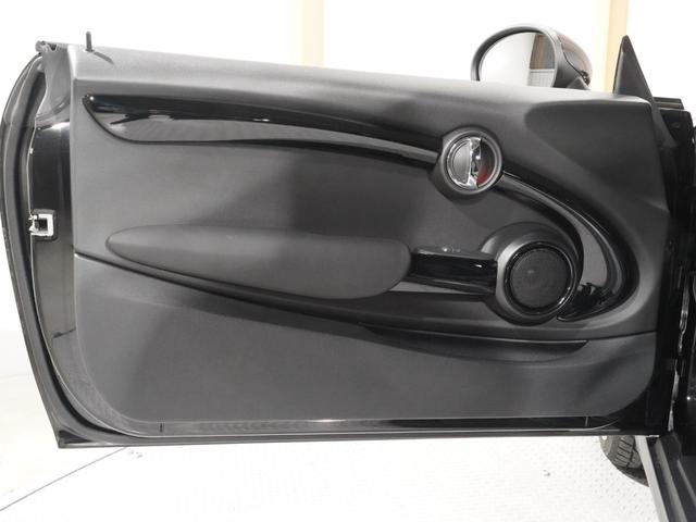 MINI クーパーS パーキングアシスト バックカメラ 前後障害物センサー JCWステアリング/ホイール ドライビングモード ストレージコンパートメントパッケージ アクティブクルコン 純正ナビ ETC2.0 整備付(14枚目)