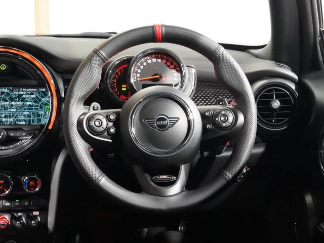 MINI クーパーS パーキングアシスト バックカメラ 前後障害物センサー JCWステアリング/ホイール ドライビングモード ストレージコンパートメントパッケージ アクティブクルコン 純正ナビ ETC2.0 整備付(17枚目)