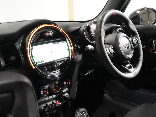 MINI クーパーS パーキングアシスト バックカメラ 前後障害物センサー JCWステアリング/ホイール ドライビングモード ストレージコンパートメントパッケージ アクティブクルコン 純正ナビ ETC2.0 整備付(18枚目)