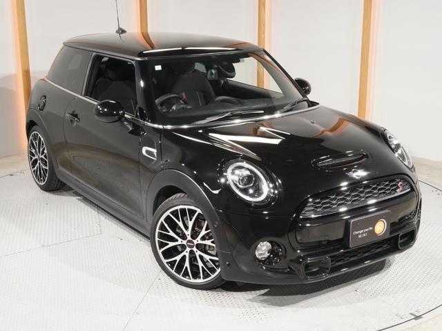 MINI クーパーS パーキングアシスト バックカメラ 前後障害物センサー JCWステアリング/ホイール ドライビングモード ストレージコンパートメントパッケージ アクティブクルコン 純正ナビ ETC2.0 整備付(19枚目)